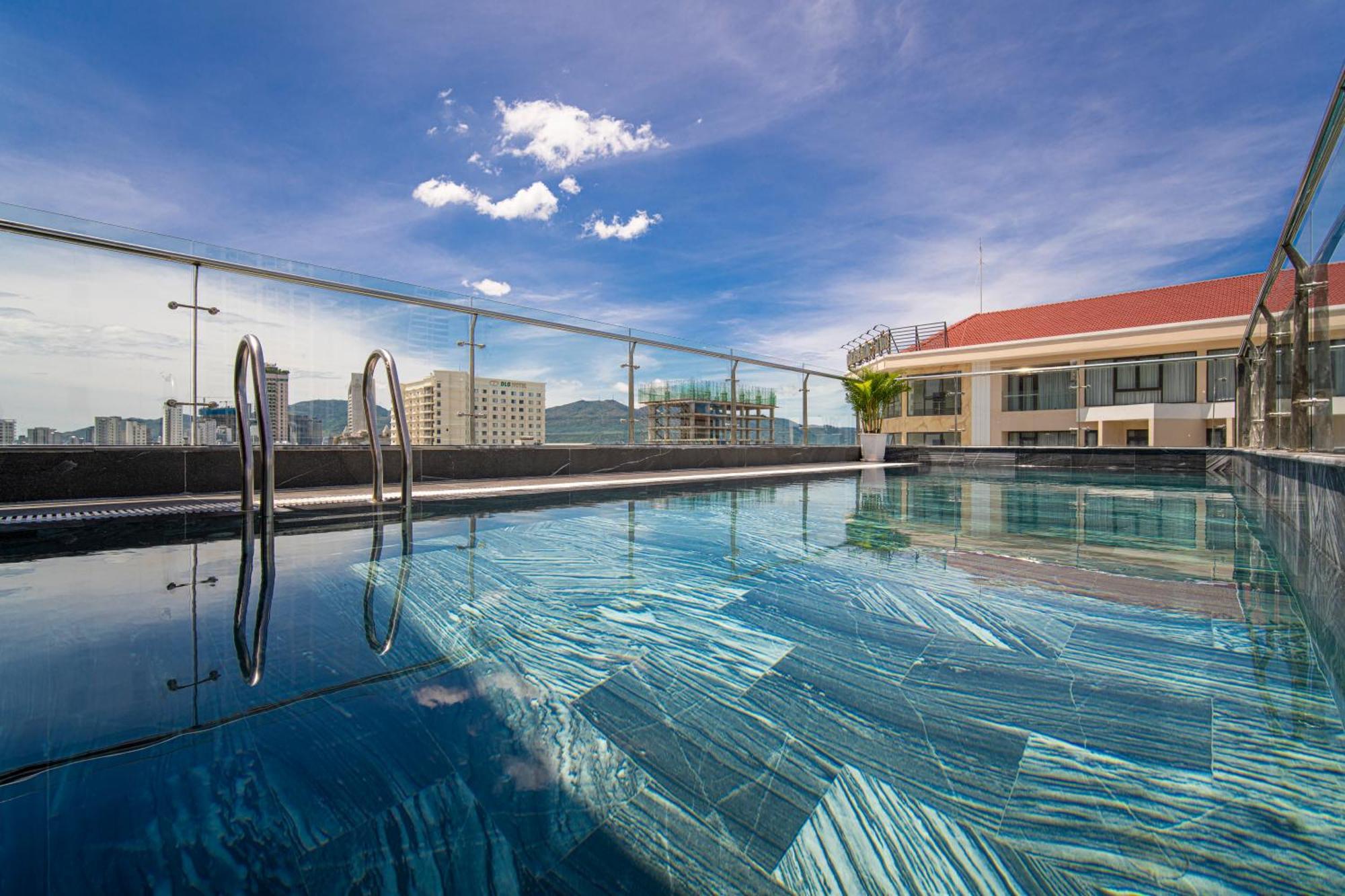 Sea Wind Hotel By Thg Da Nang Esterno foto